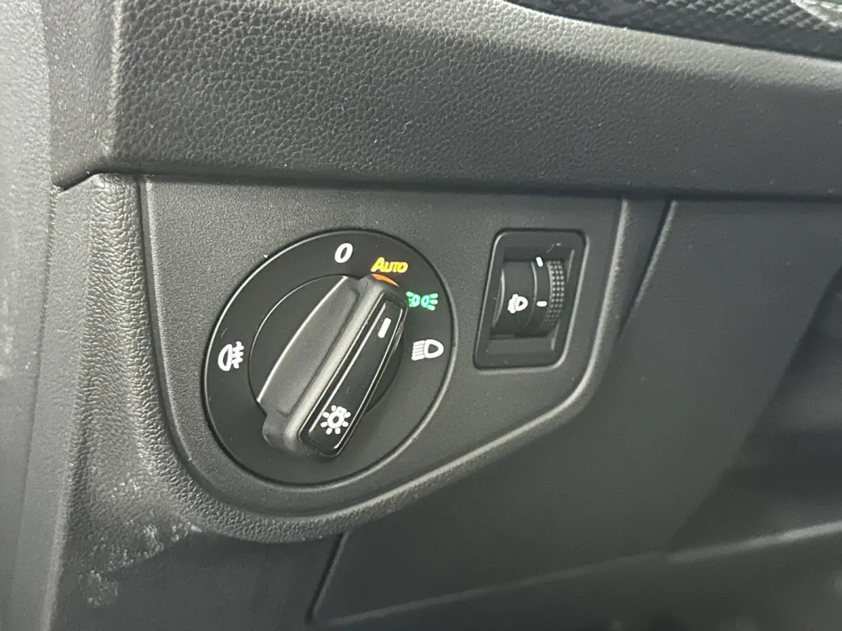 1.0 TSI Life Edition 95 pk Apple | Clima | Carplay/Android Auto| LED | Camera |