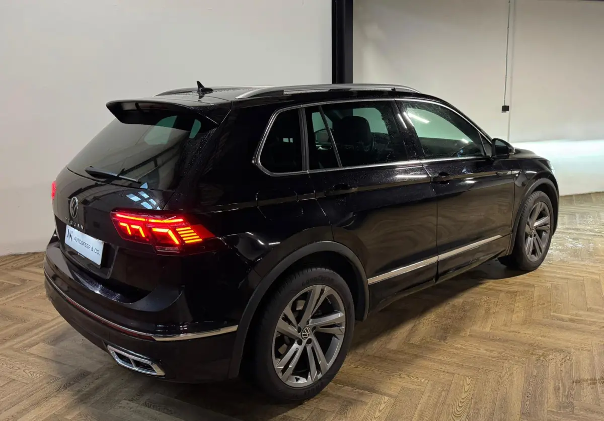 1.5 TSI R-Line PANO KEYLESS CAM