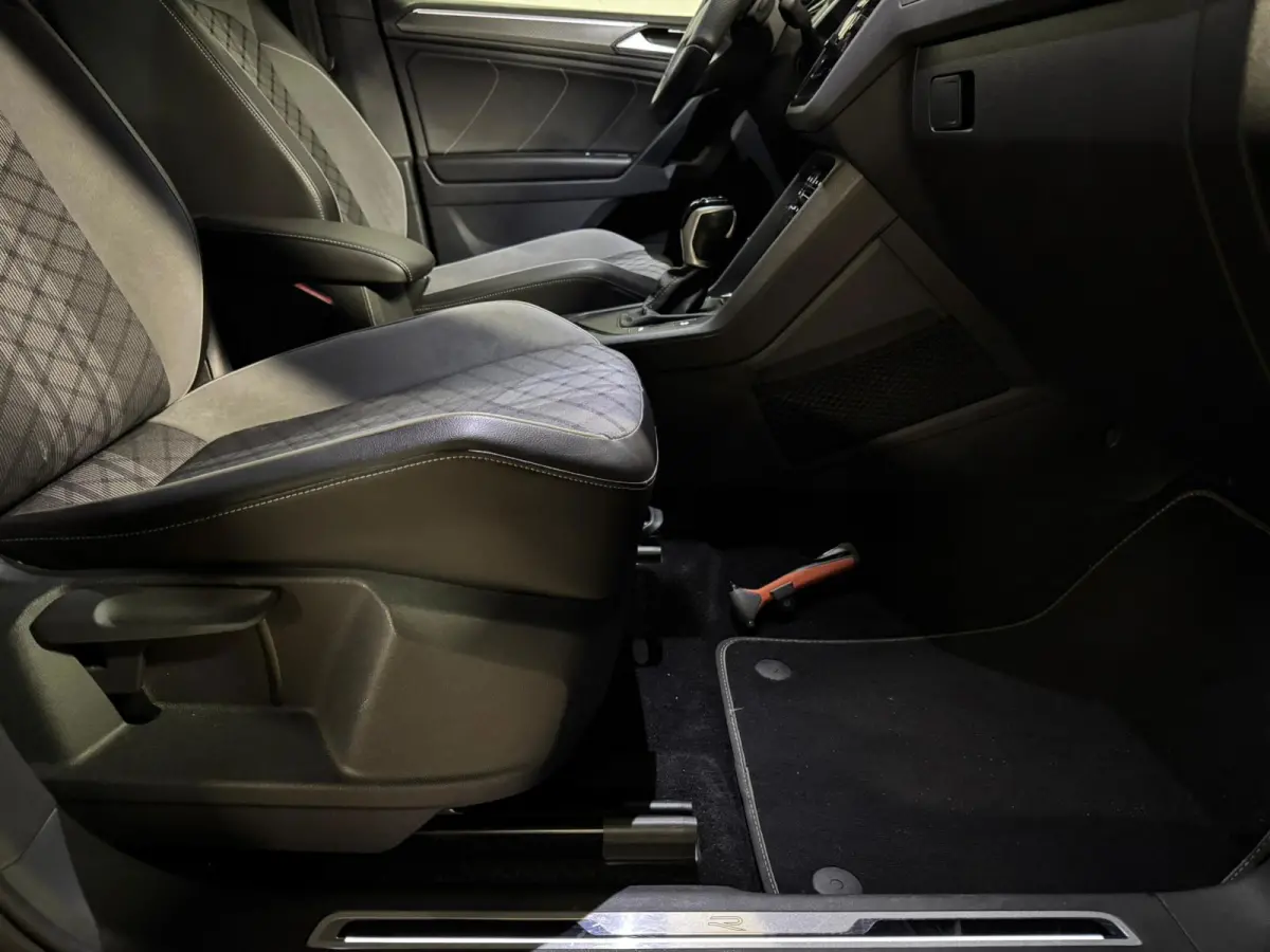 1.5 TSI R-Line PANO KEYLESS CAM