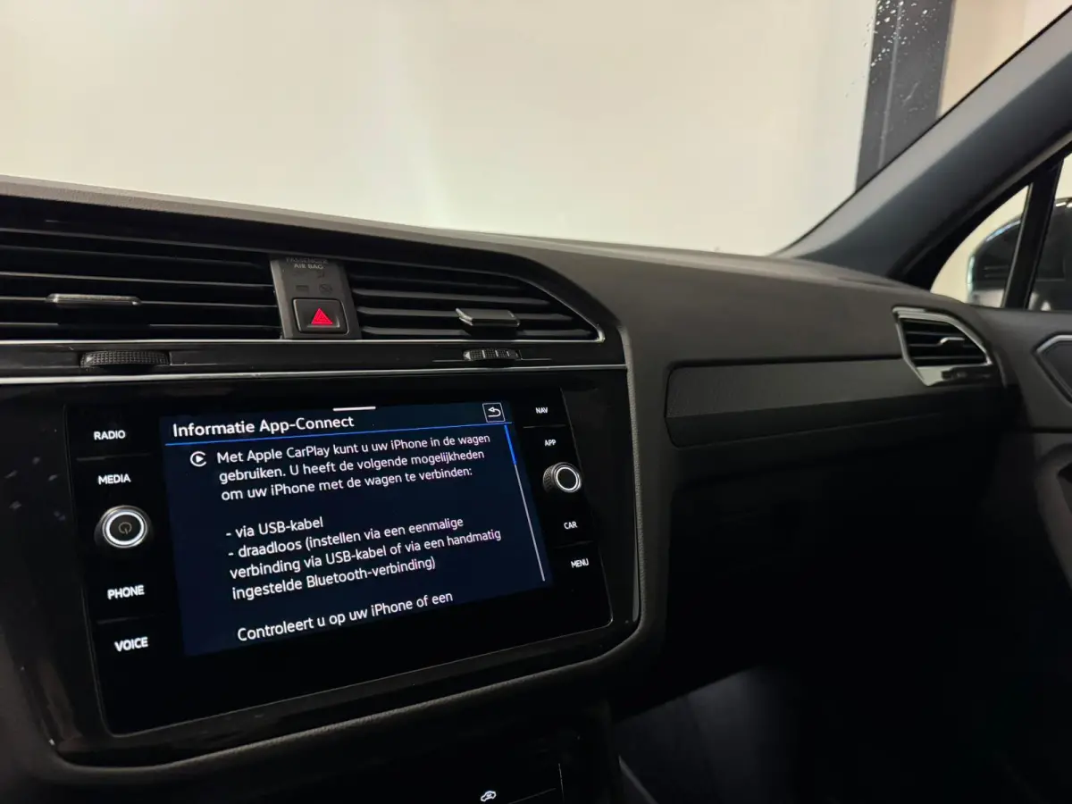 1.5 TSI R-Line PANO KEYLESS CAM