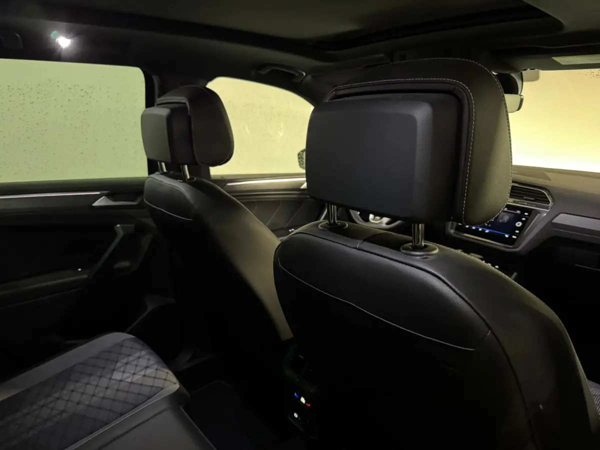 1.5 TSI R-Line PANO KEYLESS CAM