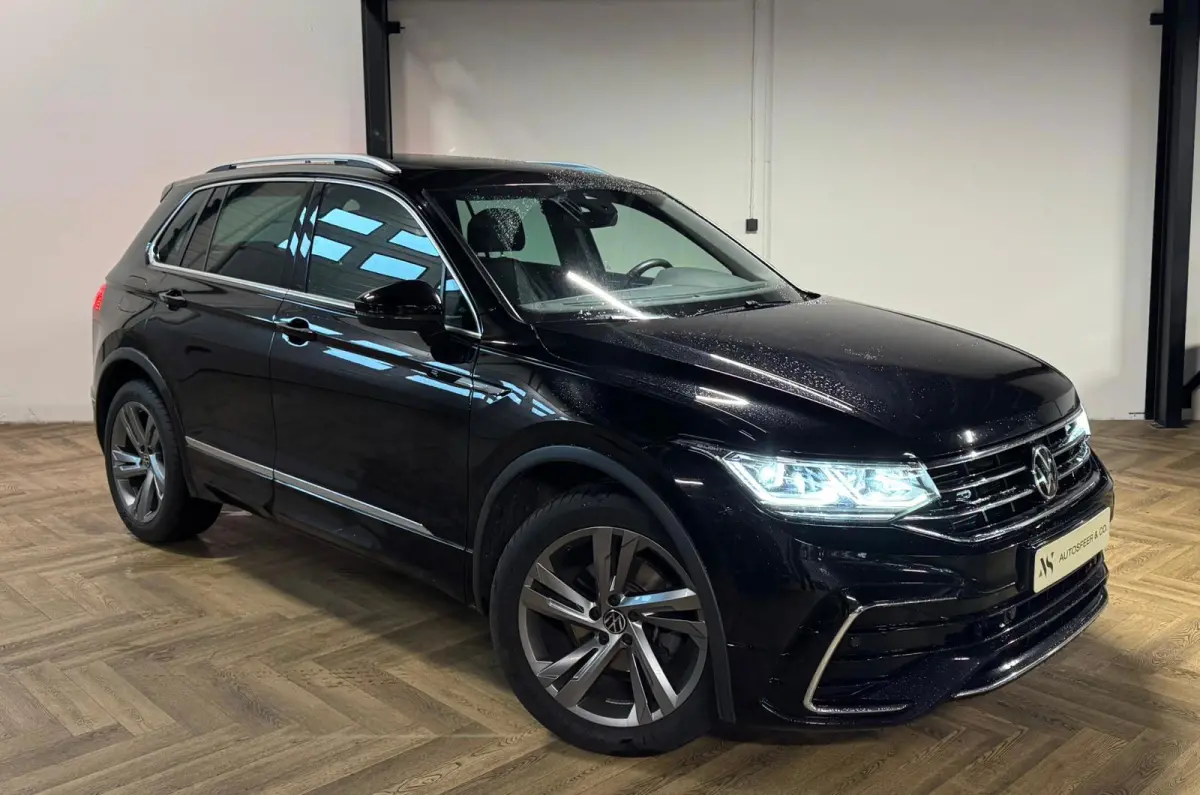 1.5 TSI R-Line PANO KEYLESS CAM