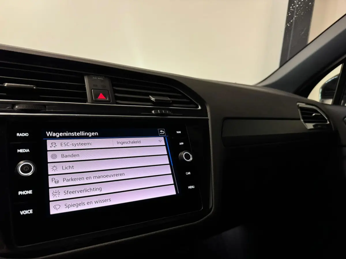 1.5 TSI R-Line PANO KEYLESS CAM