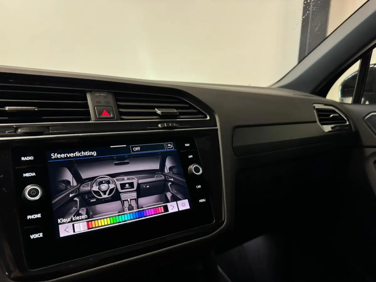 1.5 TSI R-Line PANO KEYLESS CAM