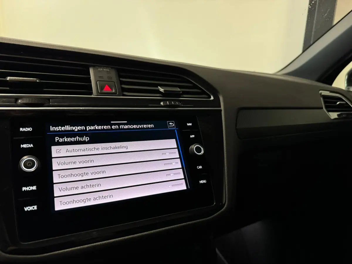 1.5 TSI R-Line PANO KEYLESS CAM