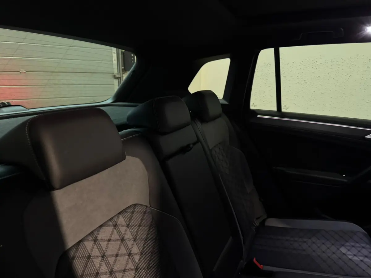 1.5 TSI R-Line PANO KEYLESS CAM