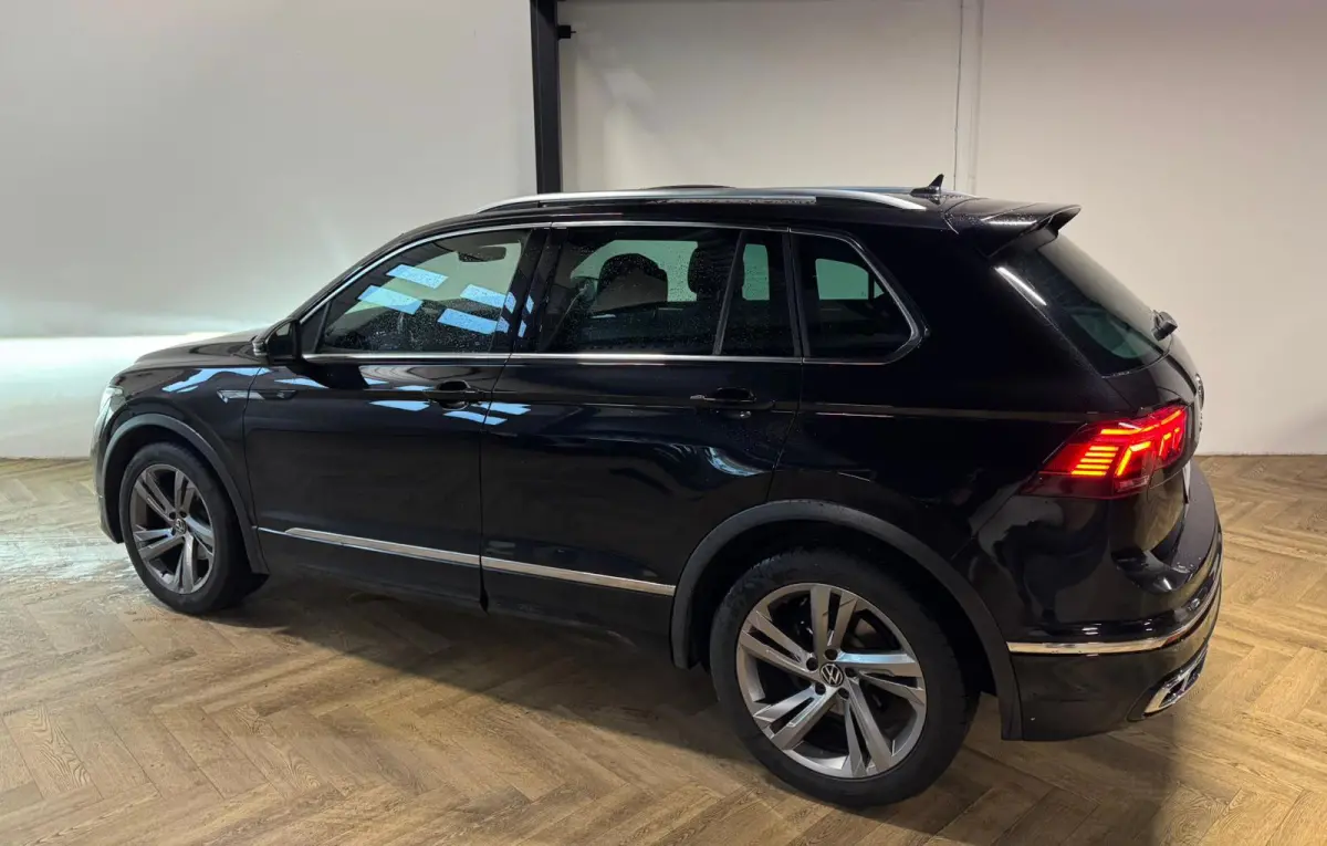 1.5 TSI R-Line PANO KEYLESS CAM