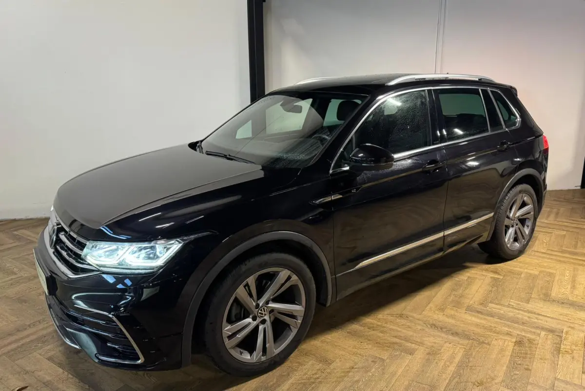 1.5 TSI R-Line PANO KEYLESS CAM