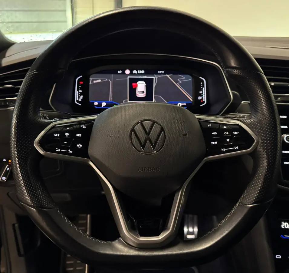1.5 TSI R-Line PANO KEYLESS CAM