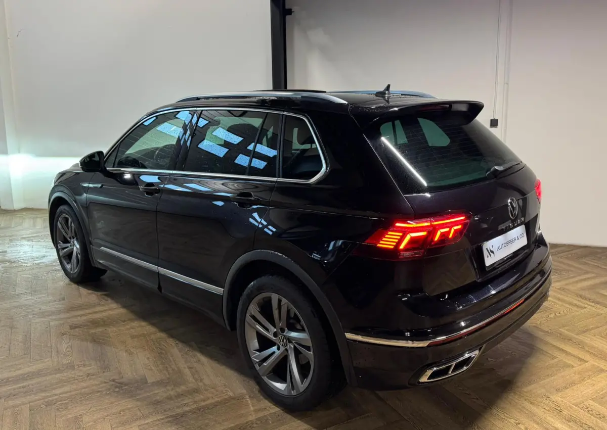 1.5 TSI R-Line PANO KEYLESS CAM