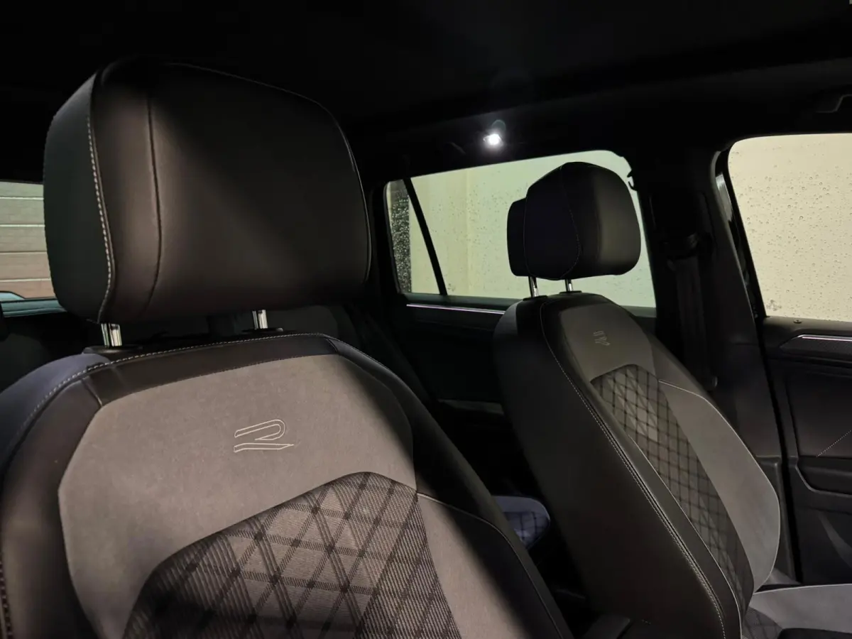 1.5 TSI R-Line PANO KEYLESS CAM