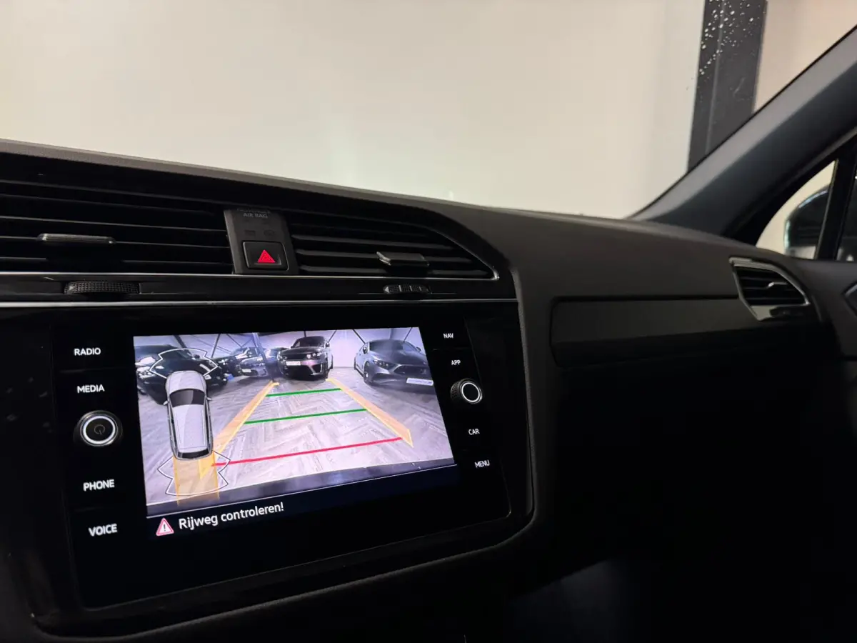 1.5 TSI R-Line PANO KEYLESS CAM