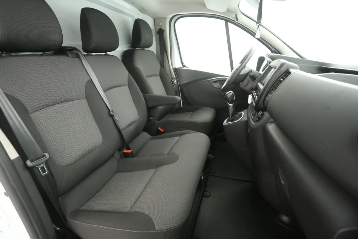 2.0 dCi 145PK L2H1 | Automaat | Airco | Cruise | Camera | 3 Zits | Trekhaak | Stoelverw.