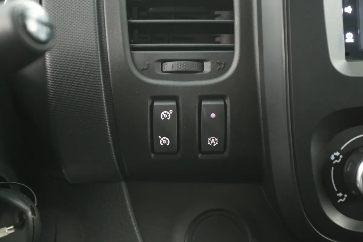 2.0 dCi 145PK L2H1 | Automaat | Airco | Cruise | Camera | 3 Zits | Trekhaak | Stoelverw.