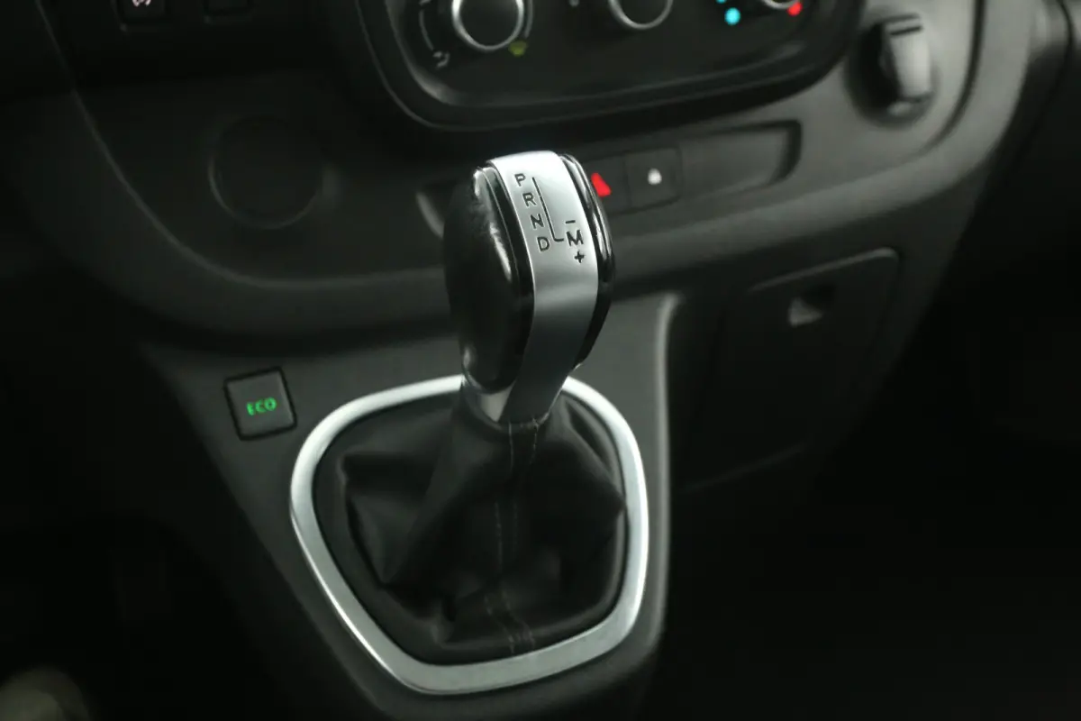 2.0 dCi 145PK L2H1 | Automaat | Airco | Cruise | Camera | 3 Zits | Trekhaak | Stoelverw.