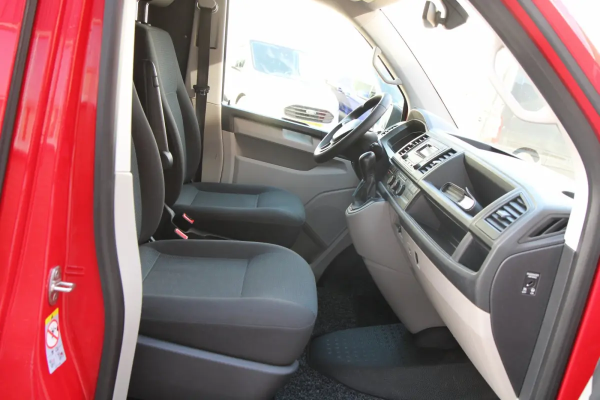 2.0 TDI L1H1 Comfortline / 150PK Automaat / Klep / inrichting laadruimte