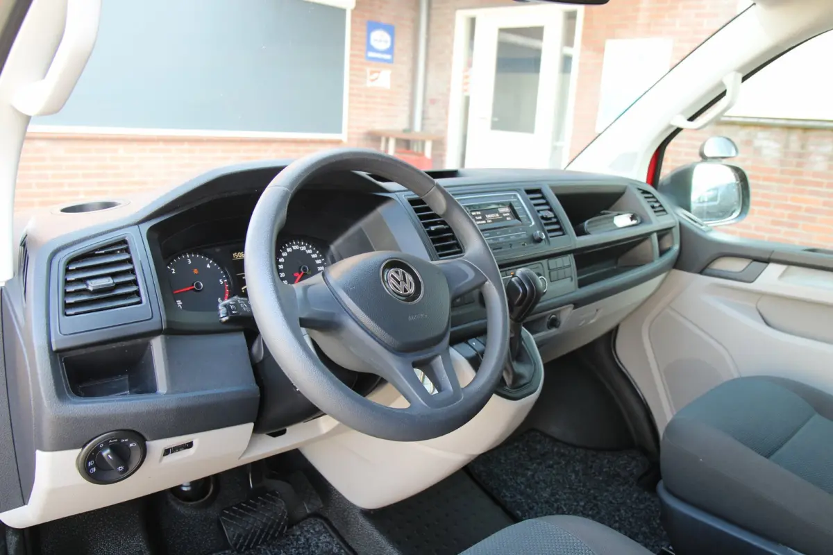 2.0 TDI L1H1 Comfortline / 150PK Automaat / Klep / inrichting laadruimte