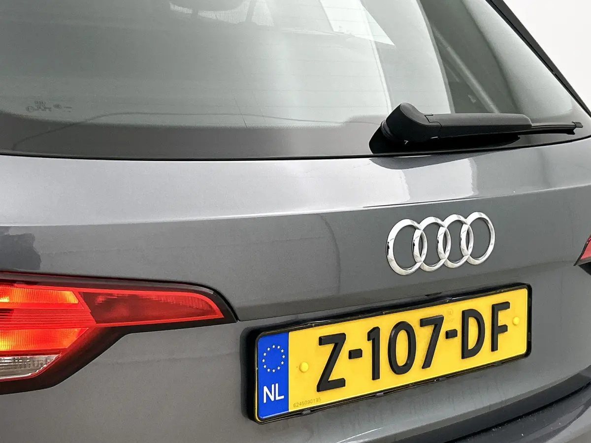 1.4 TFSI Sport S line black edition | Cruise Control | Massagefunctie | Achteruitrijcamera | Airco |