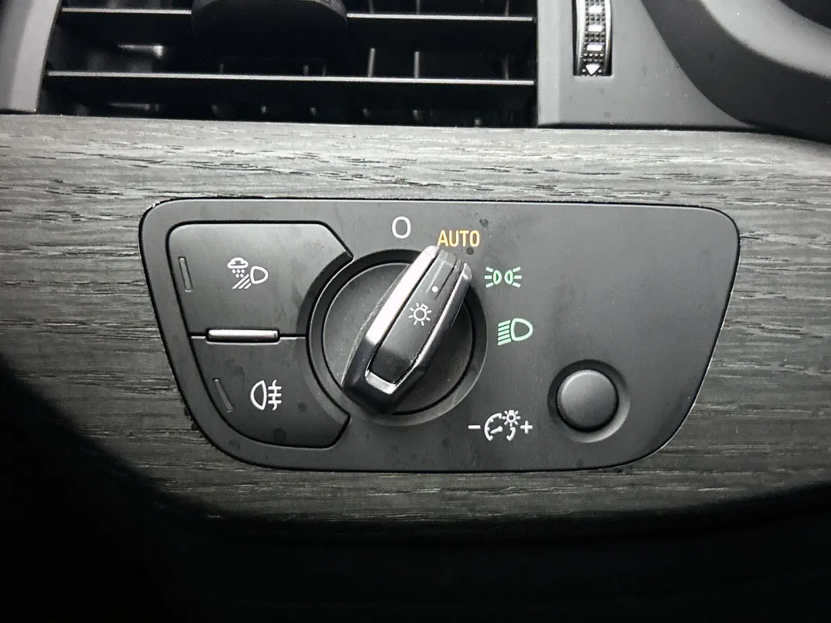 1.4 TFSI Sport S line black edition | Cruise Control | Massagefunctie | Achteruitrijcamera | Airco |