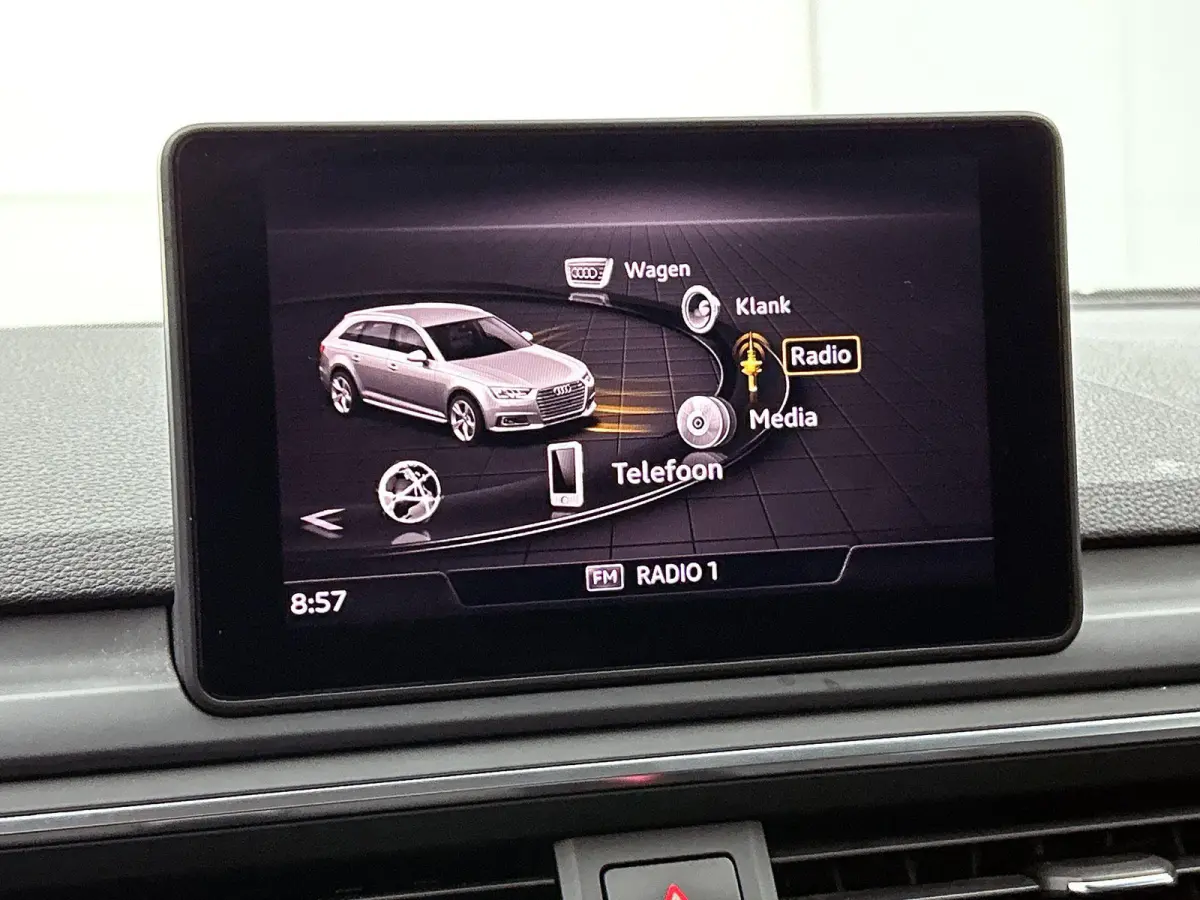 1.4 TFSI Sport S line black edition | Cruise Control | Massagefunctie | Achteruitrijcamera | Airco |