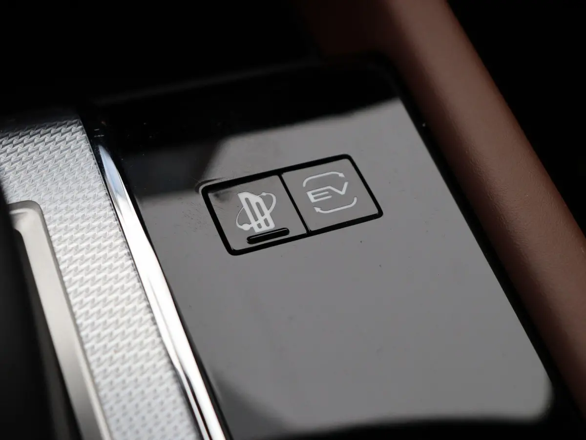 2.4 PHEV Instyle+ | Bruin lederen bekleding | Yamaha audio | Panoramadak | Stoelmassage |