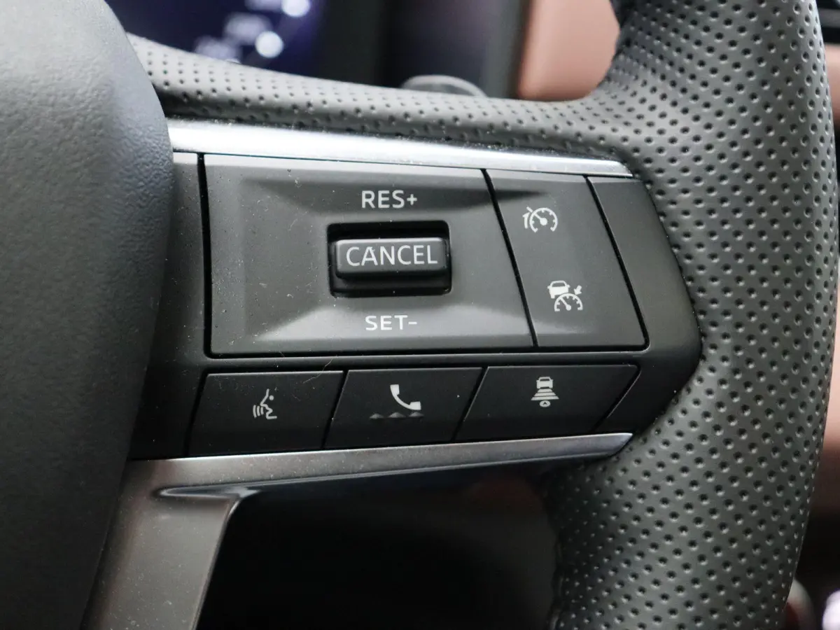2.4 PHEV Instyle+ | Bruin lederen bekleding | Yamaha audio | Panoramadak | Stoelmassage |