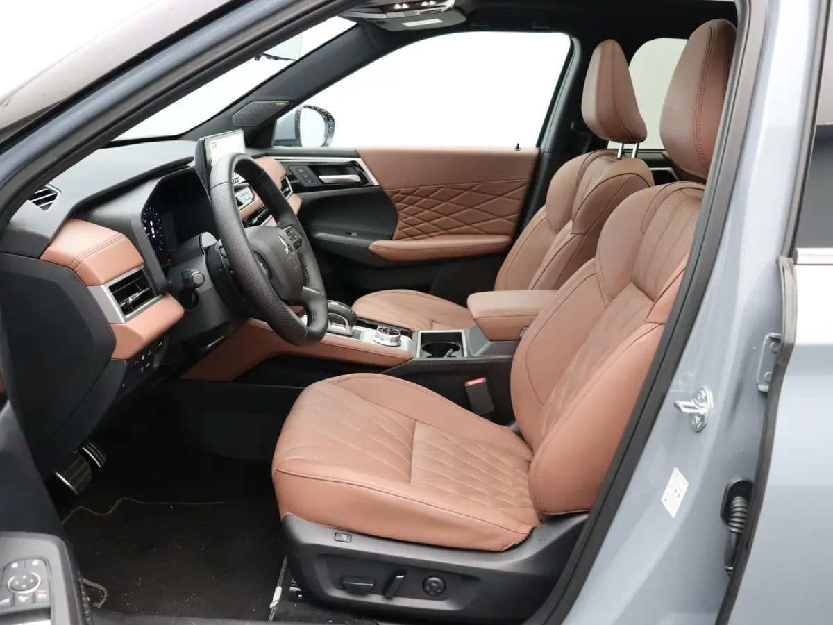 2.4 PHEV Instyle+ | Bruin lederen bekleding | Yamaha audio | Panoramadak | Stoelmassage |