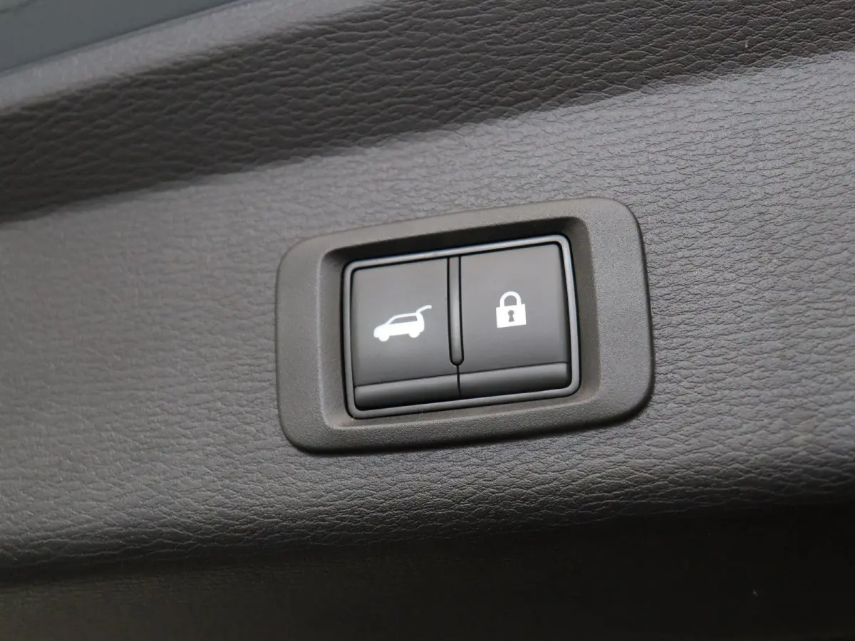 2.4 PHEV Instyle+ | Bruin lederen bekleding | Yamaha audio | Panoramadak | Stoelmassage |