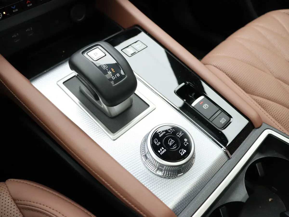 2.4 PHEV Instyle+ | Bruin lederen bekleding | Yamaha audio | Panoramadak | Stoelmassage |