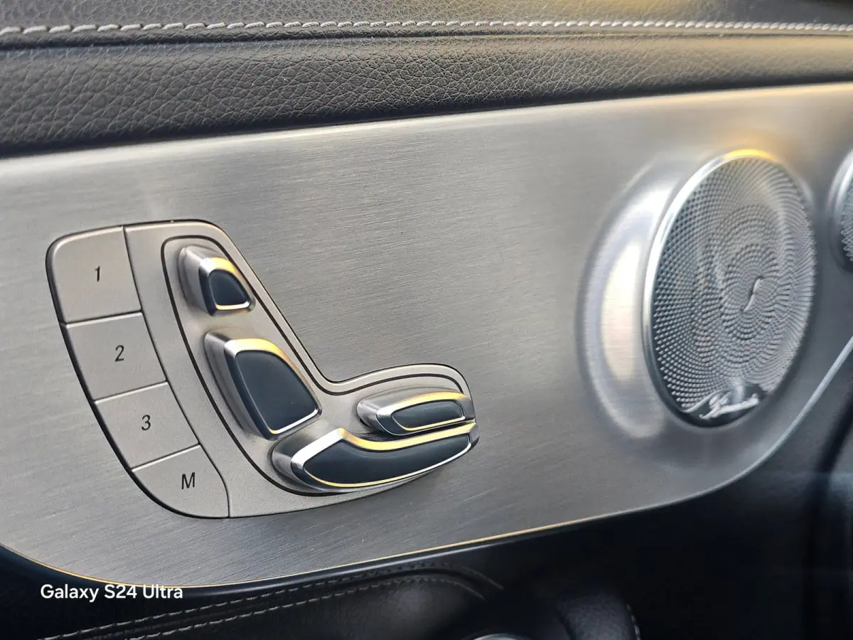 250 d Edition 1 / AUT / Navi / Camera / Memory / Elek Stoelen / Leder / BURMESTER / Open Pano / Cruis