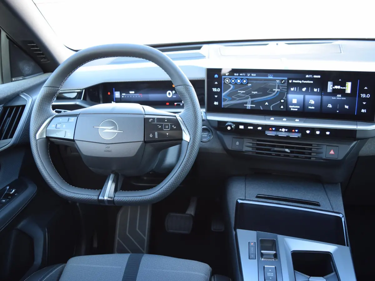 1.2 Turbo Hybrid Business Edition | UIT VOORRAAD LEVERBAAR | SCHUIF- KANTELDAK |