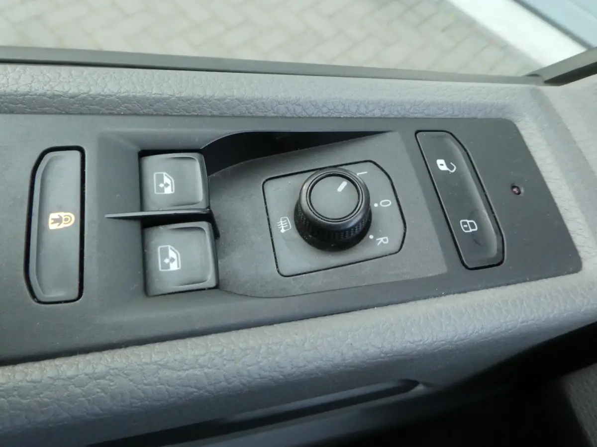 2.0 TDI 150pk, L2, Airco, Navigatie, Trekhaak, PDC, Trekhaak.
