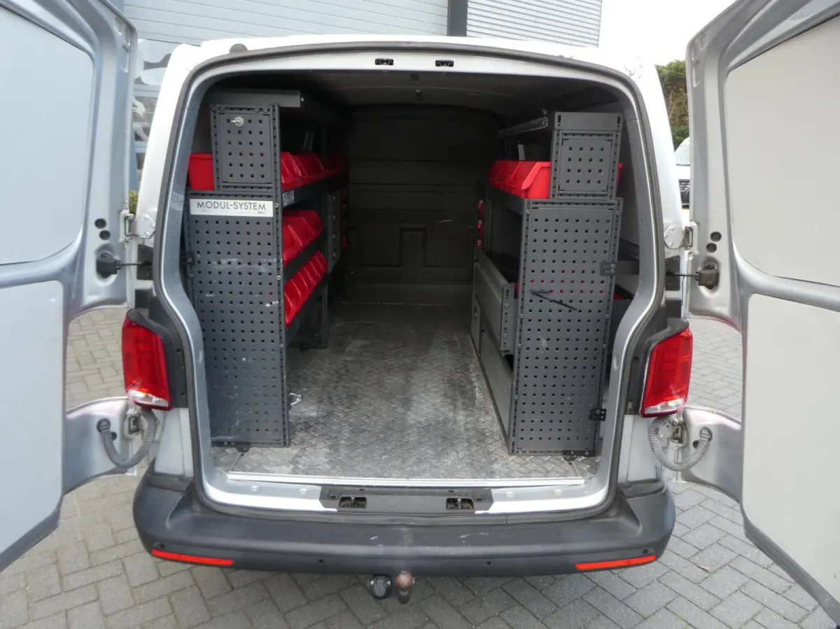 2.0 TDI 150pk, L2, Airco, Navigatie, Trekhaak, PDC, Trekhaak.