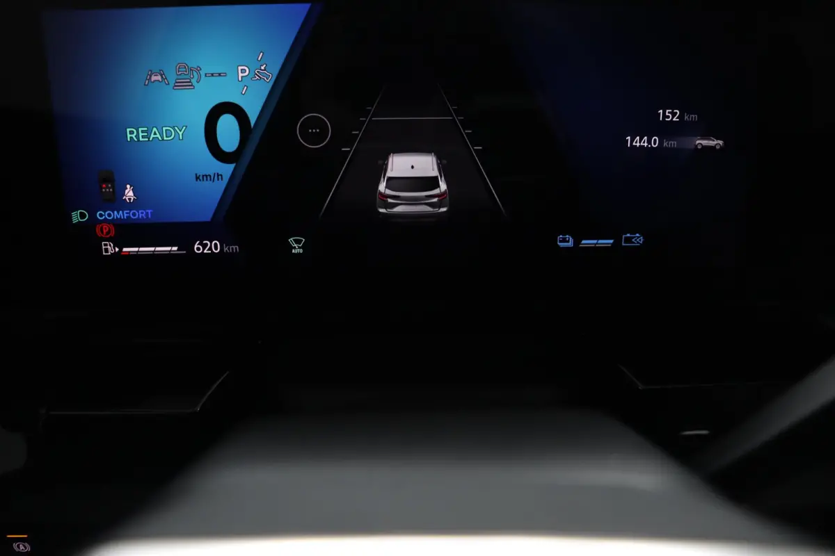 techno full hybrid E-Tech 200 | Trekhaak | Parkeercamera | Adapt. Cruise | Google Navigatie |