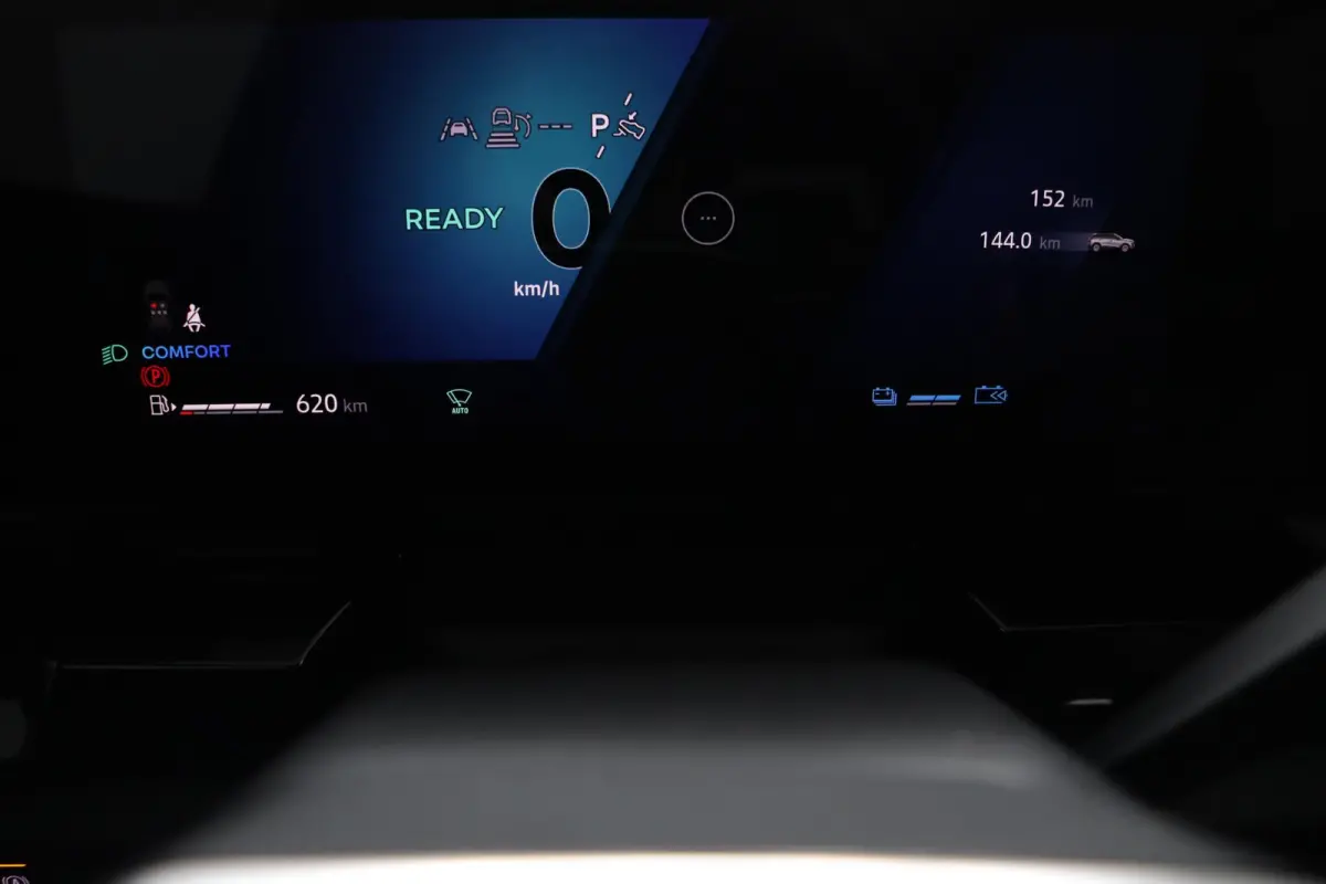 techno full hybrid E-Tech 200 | Trekhaak | Parkeercamera | Adapt. Cruise | Google Navigatie |