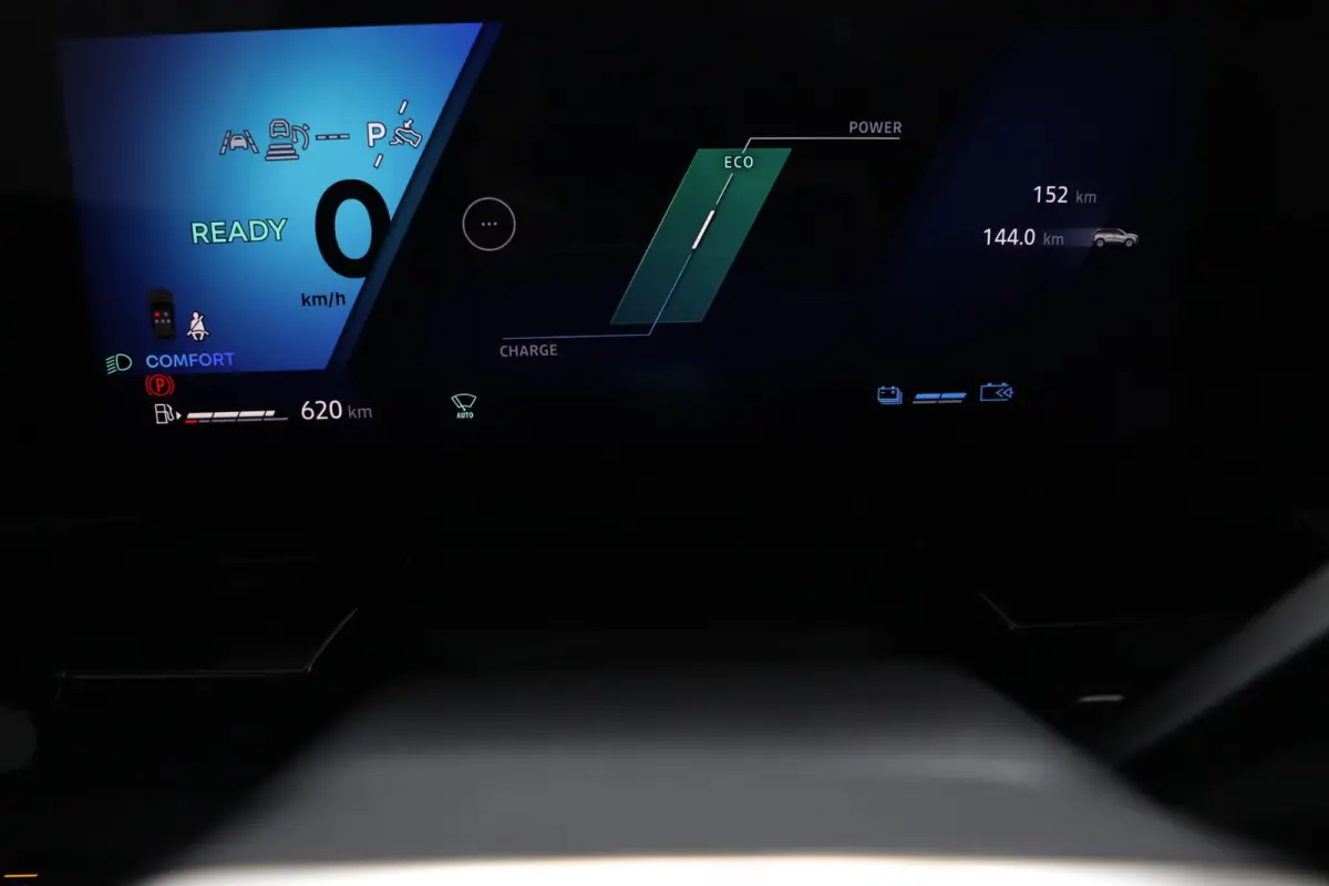 techno full hybrid E-Tech 200 | Trekhaak | Parkeercamera | Adapt. Cruise | Google Navigatie |