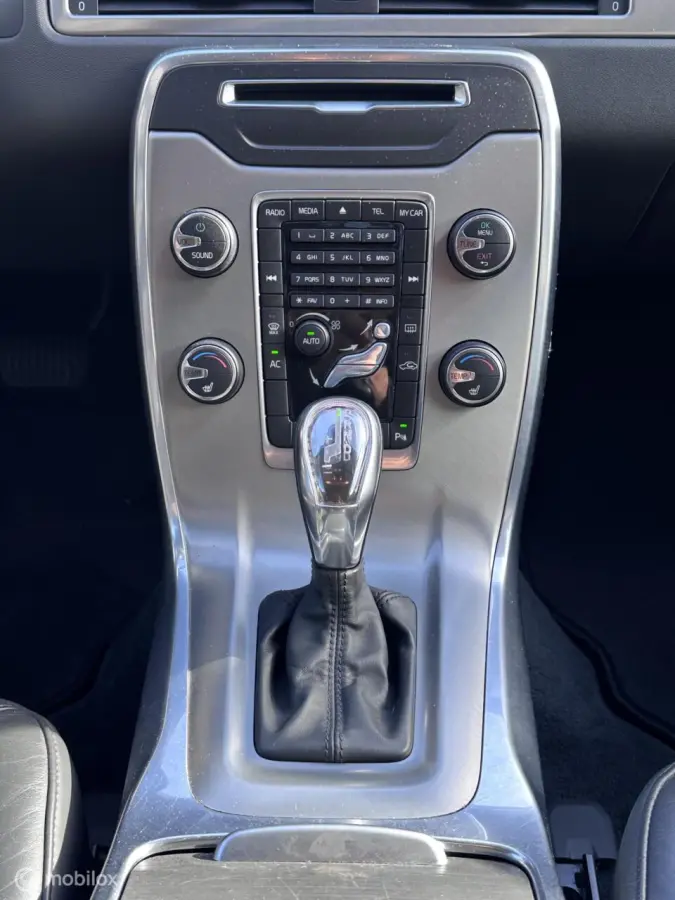 T5|5 Cilinder|Automaat|Connected Touch|Stoelverwarming|Navi|Bluetooth
