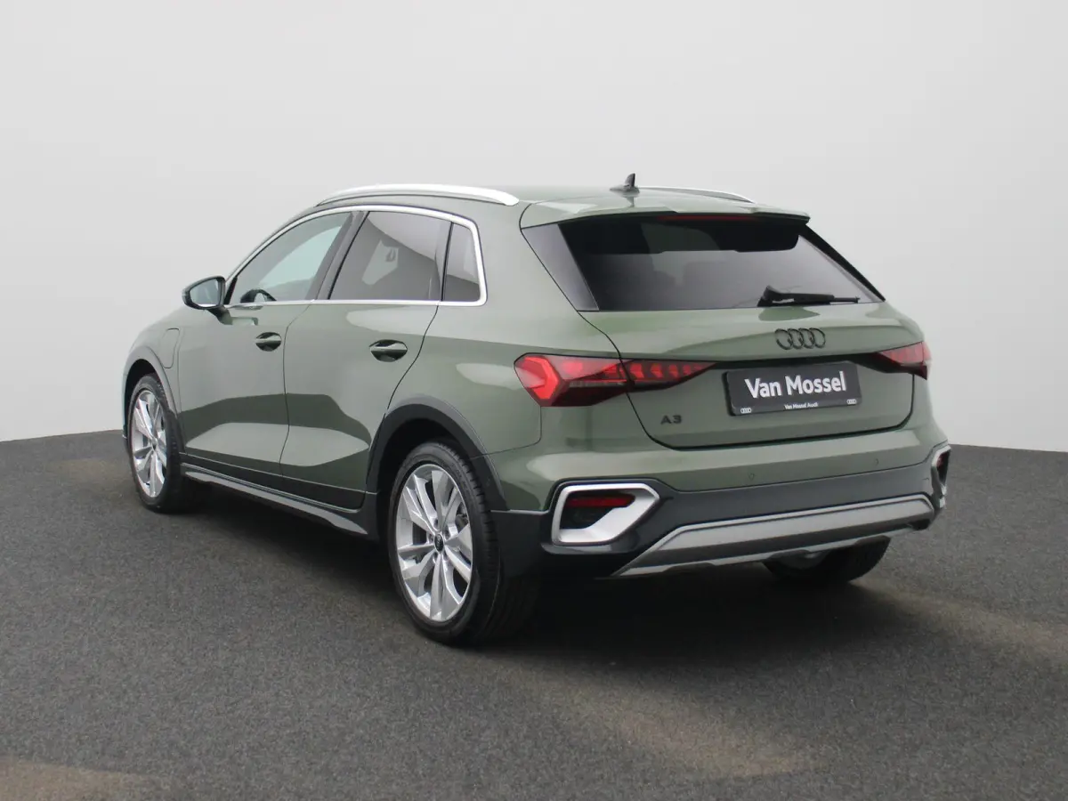40 TFSI e Advanced edition l Adaptive cruise control l Climate control l Achteruitrijcamera l Navigatie l Stoelverwarming l Trekhaak l Dodehoekdetectie l Ledkoplampen l Sonos premium 3D l Li
