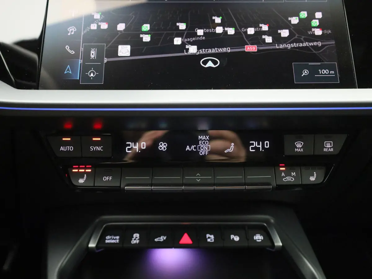 40 TFSI e Advanced edition l Adaptive cruise control l Climate control l Achteruitrijcamera l Navigatie l Stoelverwarming l Trekhaak l Dodehoekdetectie l Ledkoplampen l Sonos premium 3D l Li