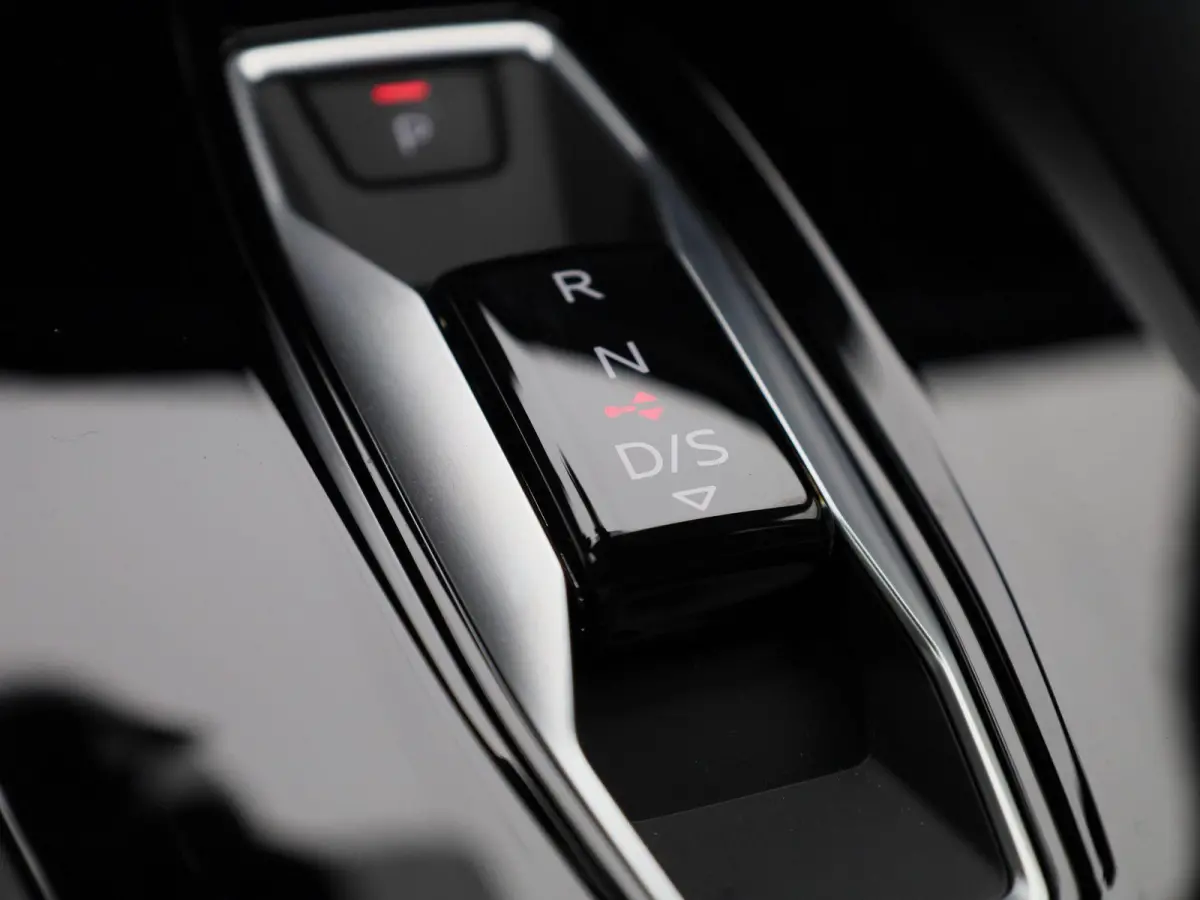40 TFSI e Advanced edition l Adaptive cruise control l Climate control l Achteruitrijcamera l Navigatie l Stoelverwarming l Trekhaak l Dodehoekdetectie l Ledkoplampen l Sonos premium 3D l Li