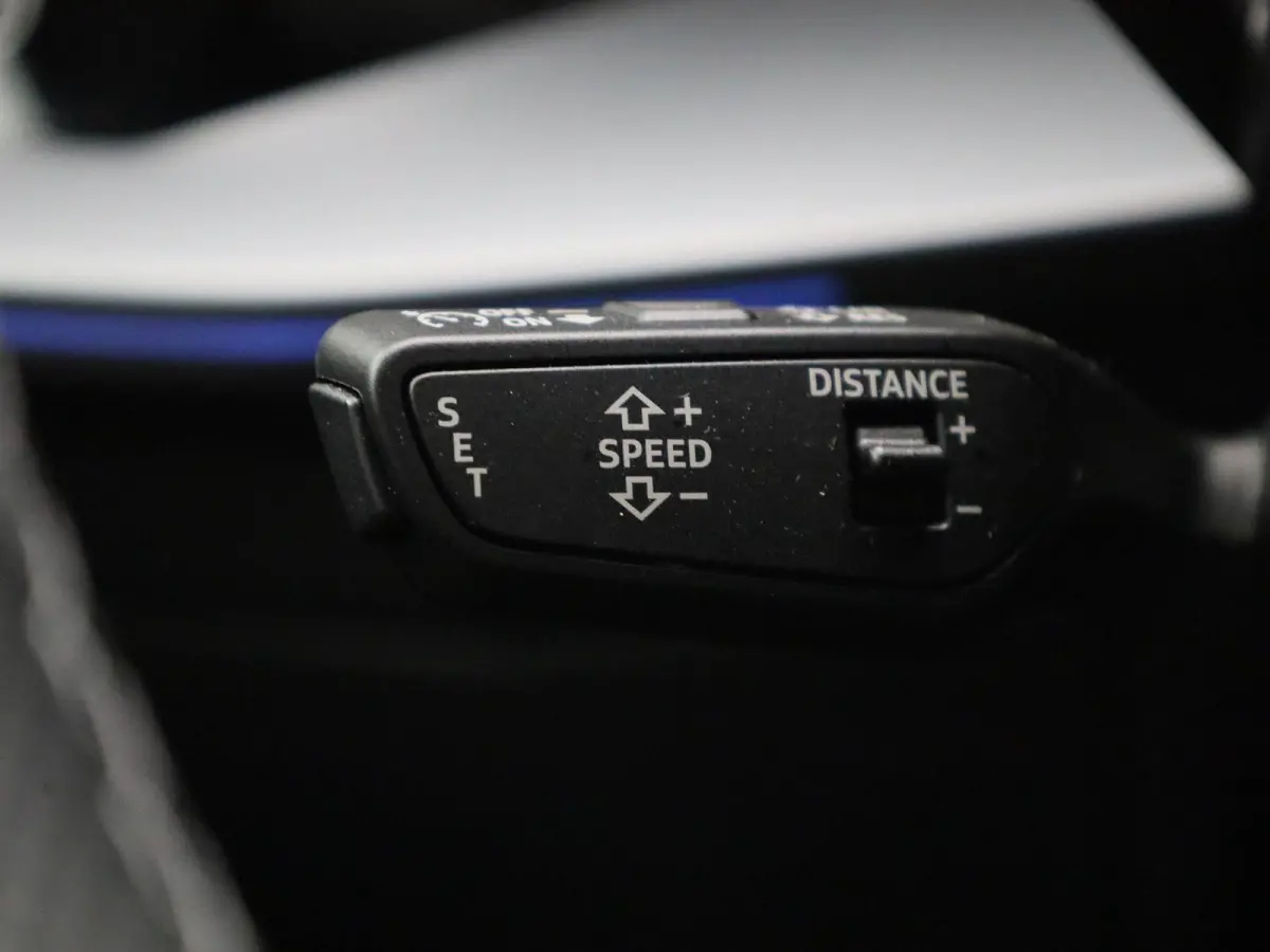 40 TFSI e Advanced edition l Adaptive cruise control l Climate control l Achteruitrijcamera l Navigatie l Stoelverwarming l Trekhaak l Dodehoekdetectie l Ledkoplampen l Sonos premium 3D l Li