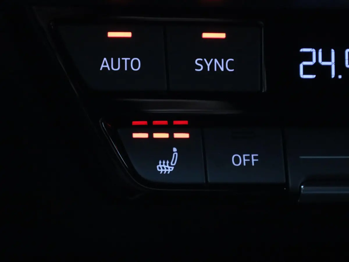 40 TFSI e Advanced edition l Adaptive cruise control l Climate control l Achteruitrijcamera l Navigatie l Stoelverwarming l Trekhaak l Dodehoekdetectie l Ledkoplampen l Sonos premium 3D l Li