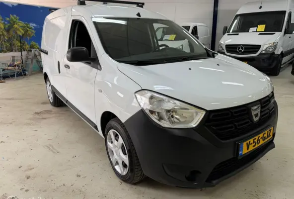 bestel 33.000 km 1.5 Blue dCi met 33.000 km