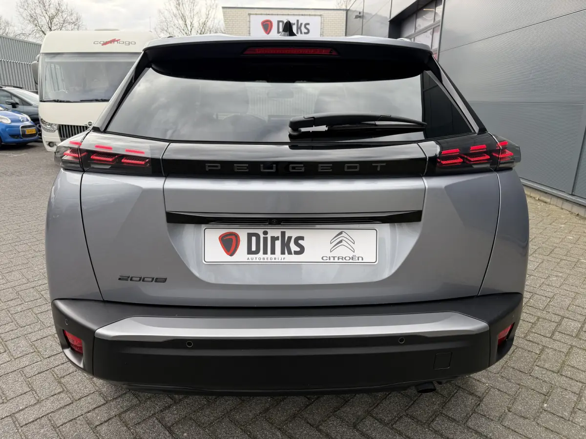 100pk Allure Pack (360gr Camera - Keyless Entry - Adaptieve Cruise Controle - LED - Parkeersensoren V+A - Automatische Airco - 3D Cockpit - Navigatie - 17"incl 4S)