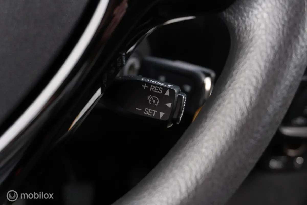 1.0 VVT-i x | LED | Cruise Control