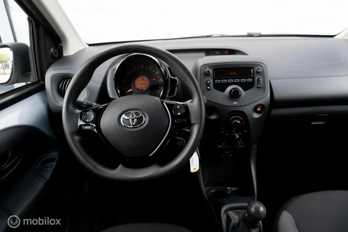 1.0 VVT-i x | LED | Cruise Control