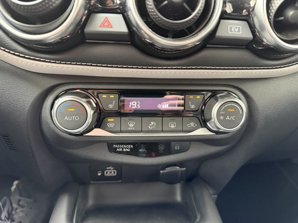 1.6 Hybrid Premiere Edition Stoelverwarming Navigatie Onderhoudsboekje