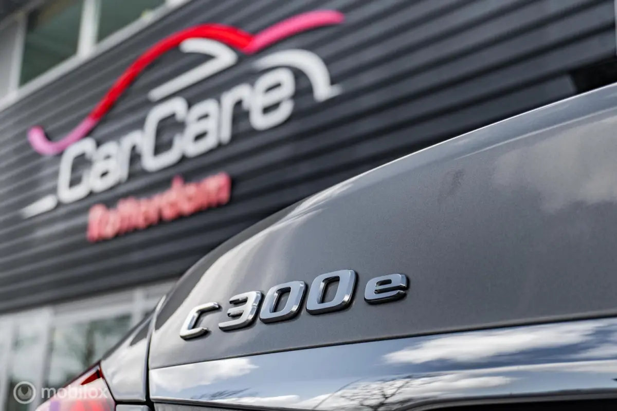 300 e Premium Plus Pack|Panorama dak|360° camera|Apple Carplay