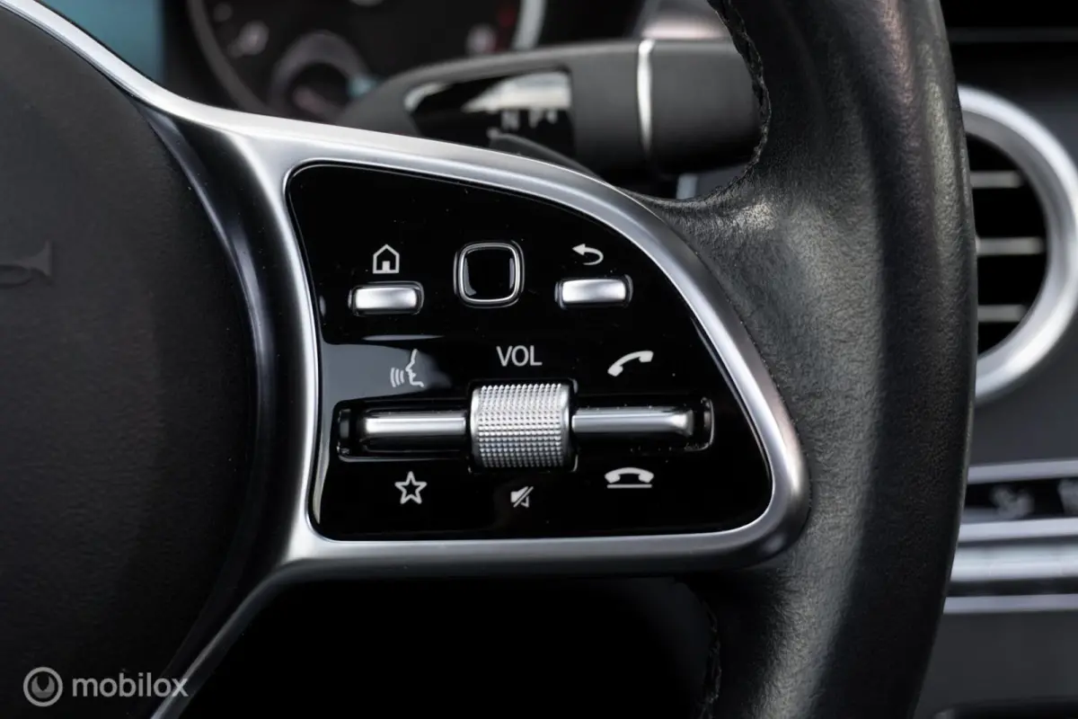 300 e Premium Plus Pack|Panorama dak|360° camera|Apple Carplay