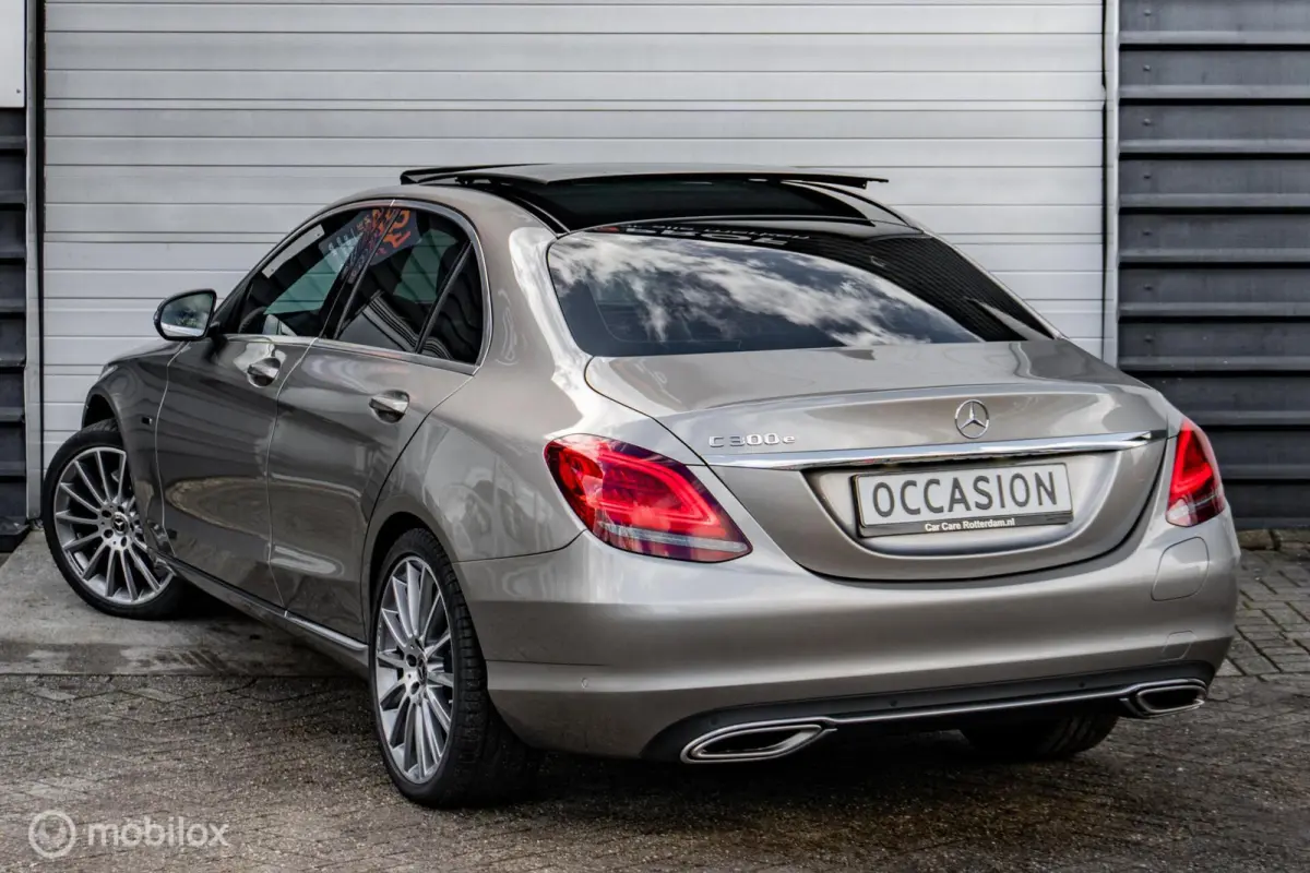 300 e Premium Plus Pack|Panorama dak|360° camera|Apple Carplay